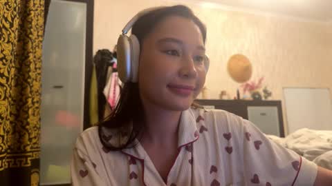 Lynn online show from 11.14.25