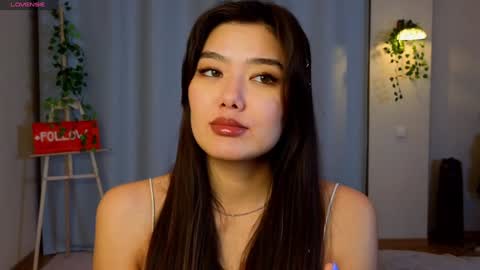 Hi all. My name is Naomi and Im glad to see you in my room  online show from 01.19.25