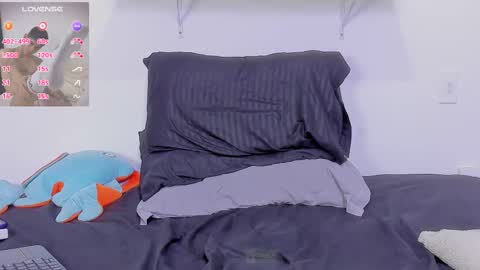 Snapshot of jhonleving chatting on 03.08.25 Jack online show from 03.08.25