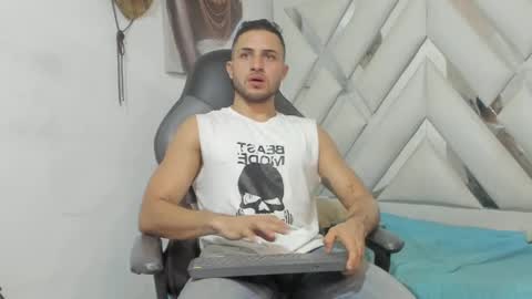 Snapshot of jhonny_flames7 chatting on 12.16.24 jhonny online show from 12.16.24