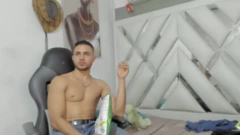 Snapshot of jhonny_flames7 chatting on 12.23.24 jhonny online show from 12.23.24