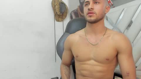 Snapshot of jhonny_flames7 chatting on 02.10.25 jhonny online show from 02.10.25