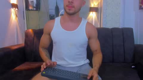 Snapshot of jhonny_flames7 chatting on 02.19.25 jhonny online show from 02.19.25