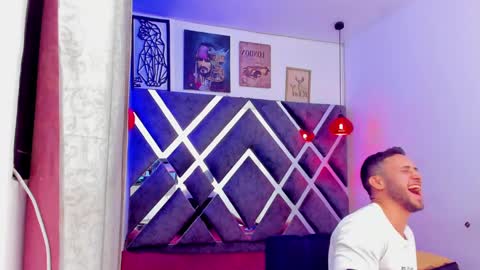 Snapshot of jhonny_flames7 chatting on 03.07.25 jhonny online show from 03.07.25