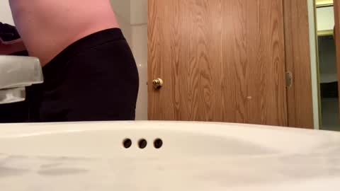 Snapshot of jibai582233 chatting on 02.17.25 bigdawgg online show from 02.17.25