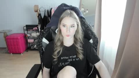 Snapshot of jimmy_and_amy chatting on 11.02.25 Amy  next stream on Wednesday Thursday Friday Saturday and Sunday at 16 pm GMT3 online show from 11.02.25