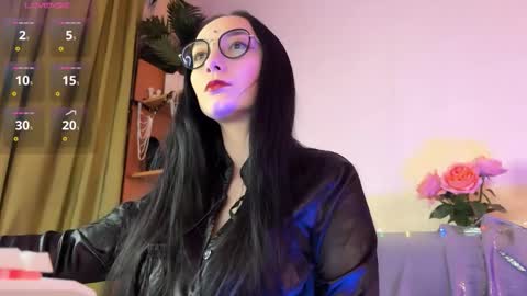 Jinhee Noir online show from 12.01.25