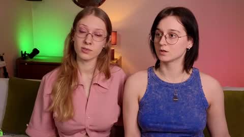 Snapshot of jitoon_exe chatting on 01.26.25 Hey Guys We are Julia ginger  Tina brunette online show from 01.26.25