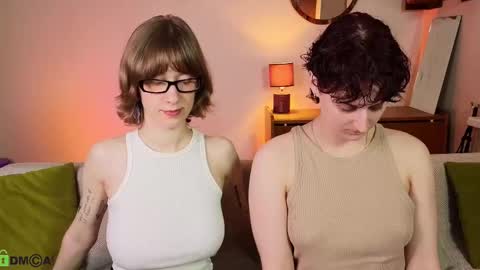 Snapshot of jitoon_exe chatting on 10.11.25 Hey Guys We are Julia ginger  Tina brunette online show from 10.11.25