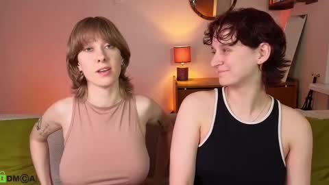 Snapshot of jitoon_exe chatting on 10.24.25 Hey Guys We are Julia ginger  Tina brunette online show from 10.24.25