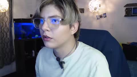 Snapshot of jnick_21 chatting on 02.14.25 Nick online show from 02.14.25