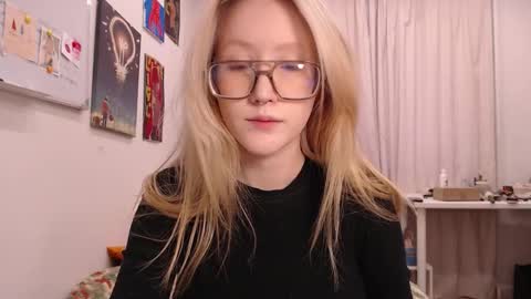 Snapshot of joan_kiss chatting on 09.19.25 joan_kiss online show from 09.19.25