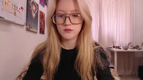 Snapshot of joan_kiss chatting on 09.24.25 joan_kiss online show from 09.24.25