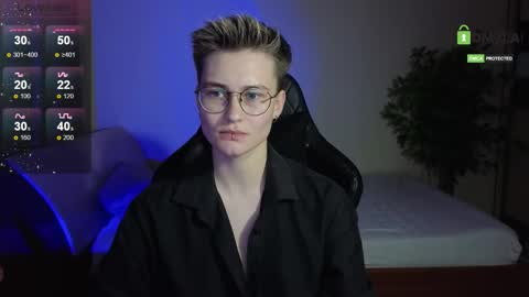 Snapshot of joan_night chatting on 09.30.25 J online show from 09.30.25