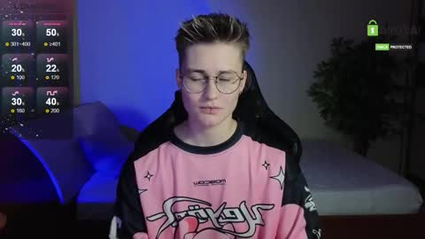 Snapshot of joan_night chatting on 10.12.25 J online show from 10.12.25