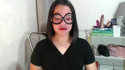 Snapshot of joanagorgeous chatting on 12.28.24 Joana online show from 12.28.24