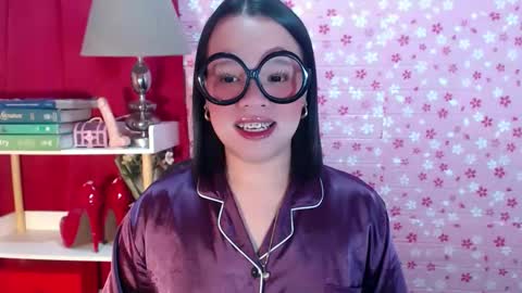 Snapshot of joanagorgeous chatting on 10.17.25 Joana online show from 10.17.25