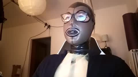 Snapshot of joanesxfree chatting on 02.03.25 The sweetest toy online show from 02.03.25