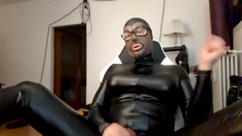 Snapshot of joanesxfree chatting on 09.20.25 The sweetest toy online show from 09.20.25