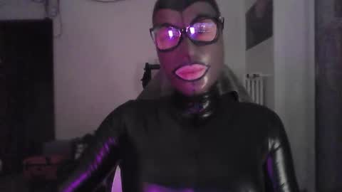 Snapshot of joanesxfree chatting on 10.06.25 The sweetest toy online show from 10.06.25