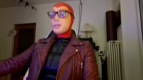 Snapshot of joanesxfree chatting on 11.13.25 The sweetest toy online show from 11.13.25