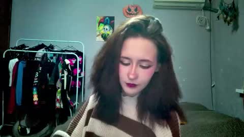 Joannatompson online show from 10.04.25