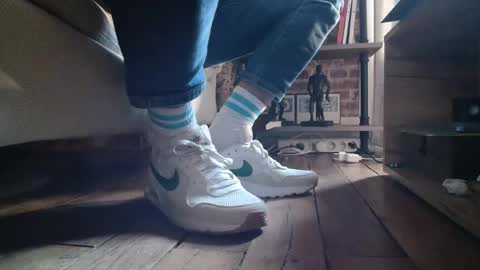 GUILLAUME feet and socks online show from 02.03.25