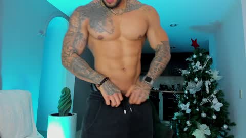 Snapshot of joe_esthetic chatting on 12.19.24 joe_esthetic online show from 12.19.24