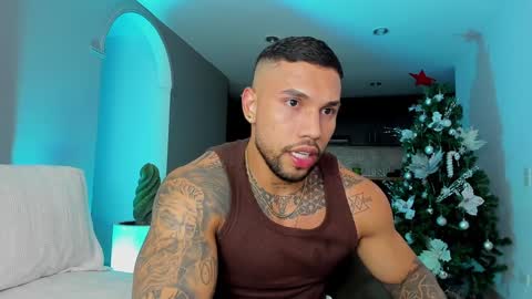 Snapshot of joe_esthetic chatting on 12.20.24 joe_esthetic online show from 12.20.24