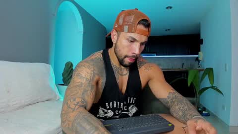 Snapshot of joe_esthetic chatting on 01.21.25 joe_esthetic online show from 01.21.25