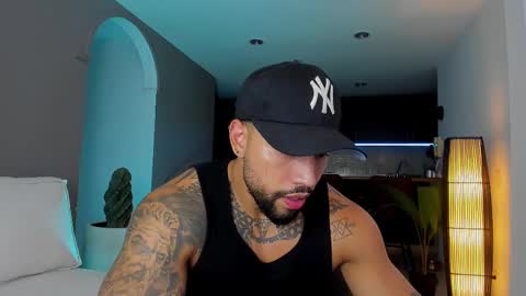 Snapshot of joe_esthetic chatting on 02.18.25 joe_esthetic online show from 02.18.25