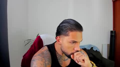 Snapshot of joe_esthetic chatting on 10.15.25 joe_esthetic online show from 10.15.25
