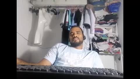 Snapshot of johan2222222222 chatting on 02.18.25 johan2222222222 online show from 02.18.25