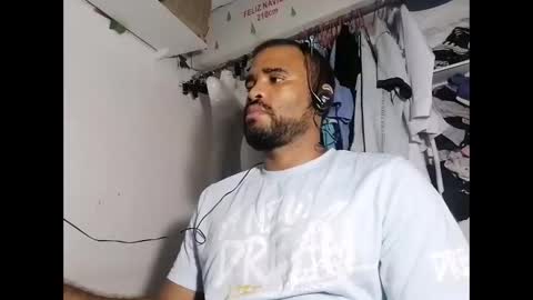 Snapshot of johan2222222222 chatting on 02.20.25 johan2222222222 online show from 02.20.25