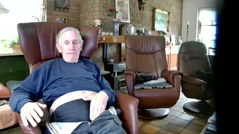 Snapshot of johan7_heet chatting on 12.17.24 johan7 heet online show from 12.17.24