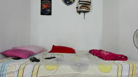 Snapshot of johan_and_antonella chatting on 12.15.24 johan_and_antonella online show from 12.15.24