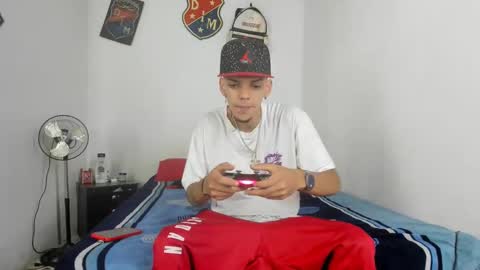 Snapshot of johan_and_antonella chatting on 01.11.25 johan_and_antonella online show from 01.11.25