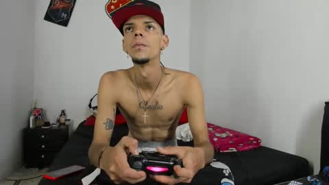 Snapshot of johan_and_antonella chatting on 01.15.25 johan_and_antonella online show from 01.15.25