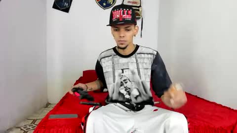 Snapshot of johan_and_antonella chatting on 02.05.25 johan_and_antonella online show from 02.05.25