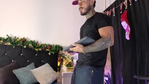 Snapshot of john_and_louis chatting on 11.13.25 John online show from 11.13.25