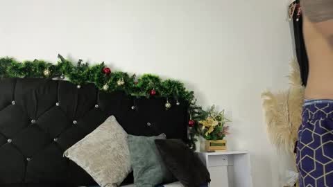 Snapshot of john_and_louis chatting on 11.20.25 John online show from 11.20.25