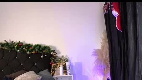 Snapshot of john_and_louis chatting on 12.03.25 John online show from 12.03.25