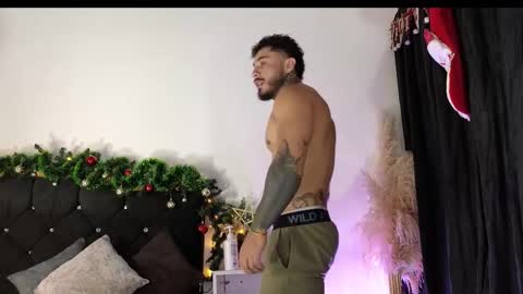 Snapshot of john_and_louis chatting on 12.05.25 John online show from 12.05.25