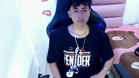 Snapshot of johnny_cagee chatting on 12.02.24 johnny_cagee online show from 12.02.24