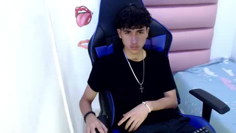 Snapshot of johnny_cagee chatting on 12.04.24 johnny_cagee online show from 12.04.24