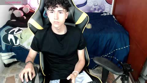 Snapshot of johnny_cagee chatting on 12.11.24 johnny_cagee online show from 12.11.24