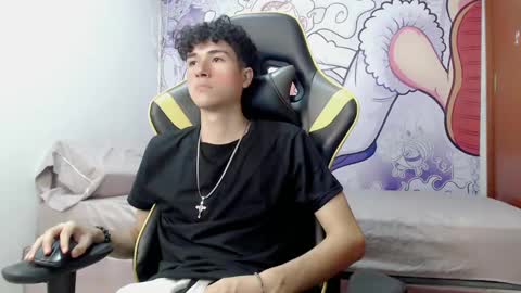 Snapshot of johnny_cagee chatting on 12.22.24 johnny_cagee online show from 12.22.24