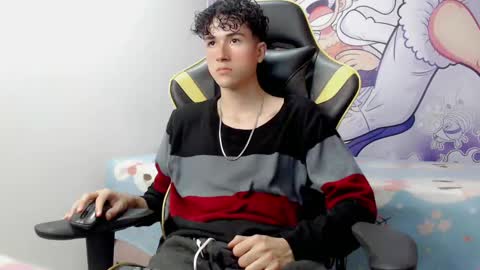 Snapshot of johnny_cagee chatting on 12.30.24 johnny_cagee online show from 12.30.24