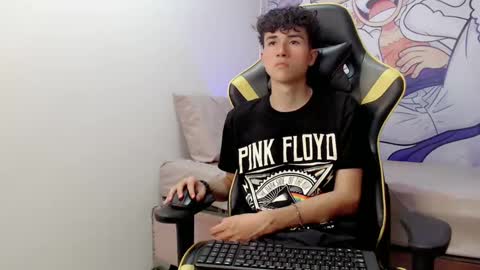 Snapshot of johnny_cagee chatting on 01.05.25 johnny_cagee online show from 01.05.25