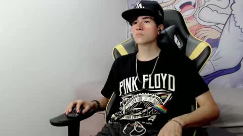 Snapshot of johnny_cagee chatting on 01.17.25 johnny_cagee online show from 01.17.25